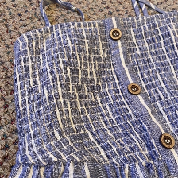 Cute button down dress - Picture 2 of 3